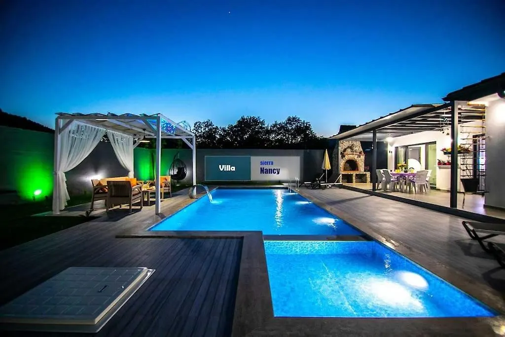 Tam Korunakli Villa 'Kayakoey' Fethiye