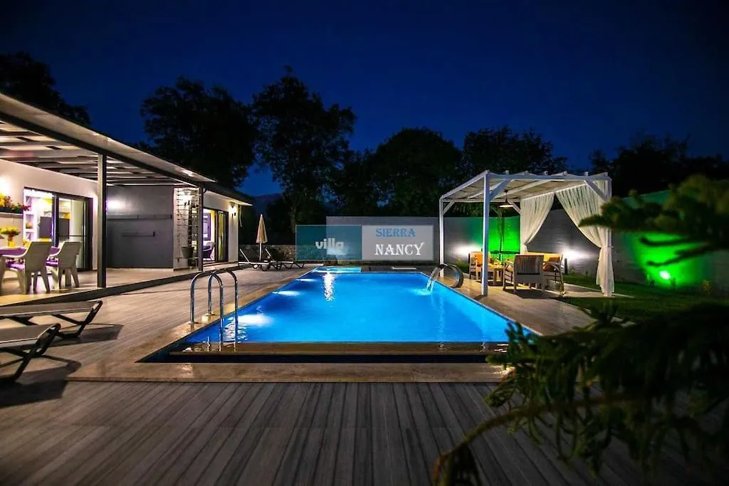 Tam Korunakli Villa 'Kayakoey' Fethiye Turkey