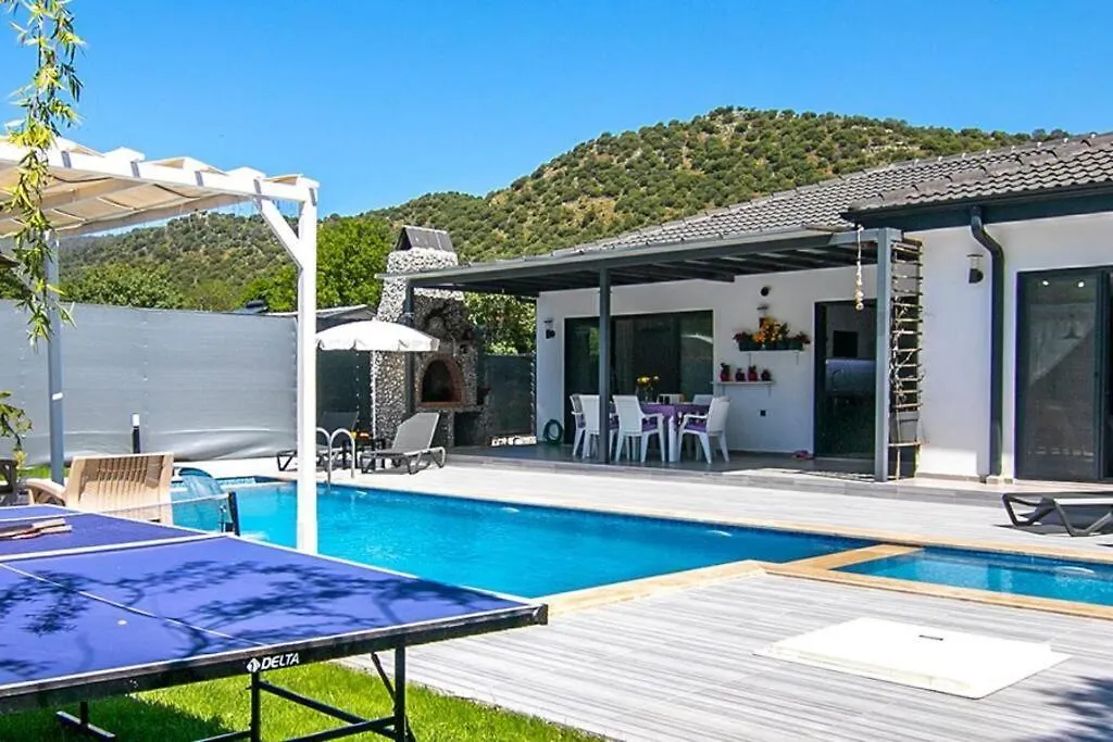 Tam Korunakli Villa 'Kayakoey' Fethiye
