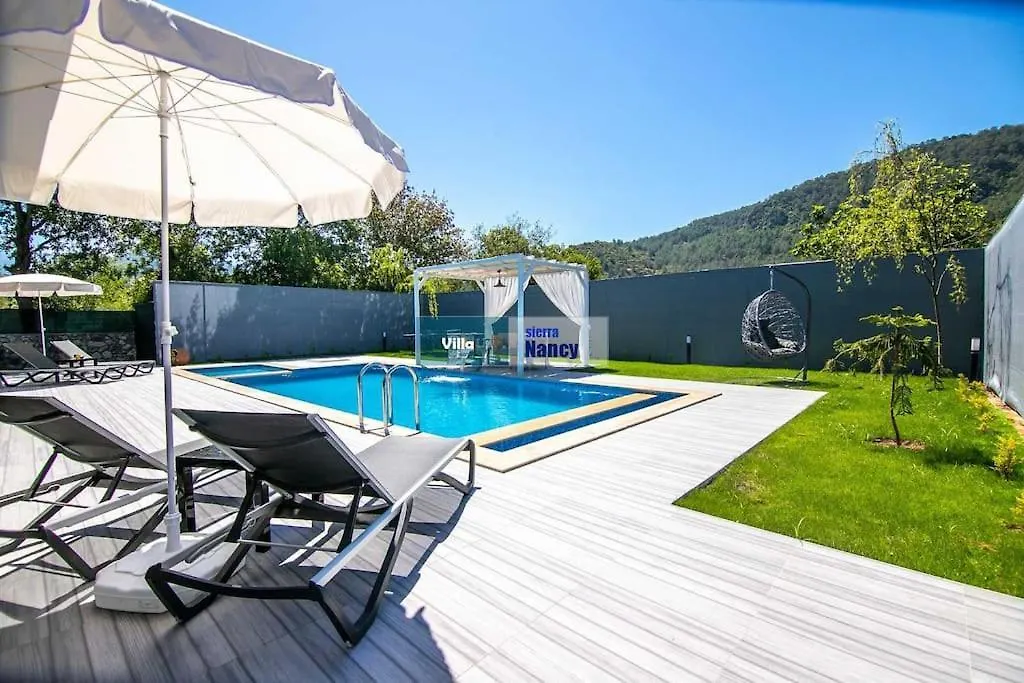 Tam Korunakli Villa 'Kayakoey' Fethiye