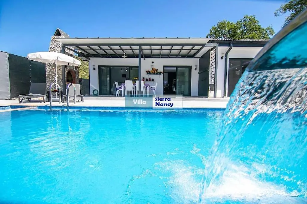 Tam Korunakli Villa 'Kayakoey' Fethiye